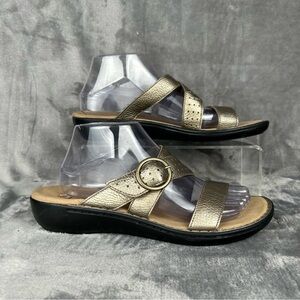 Clarks Sandals Womens 9 Metallic Gold Leather Slip On Adjustable Buckle Strap